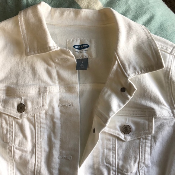 BNWOT White Jean Jacket by Old Navy! - Picture 2 of 4